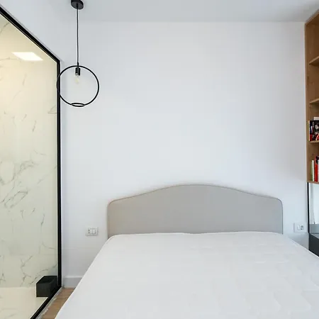 Golden Grove I 1 Bedroom Near Romexpo Apartment *