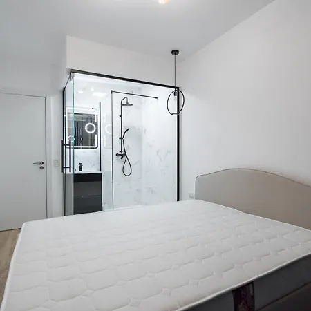 Golden Grove I 1 Bedroom Near Romexpo Bukarest