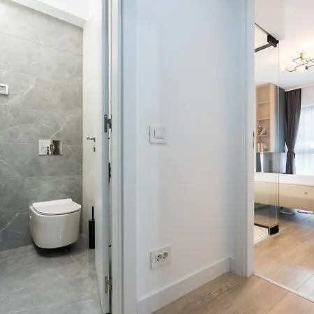 Golden Grove I 1 Bedroom Near Romexpo Bukarest