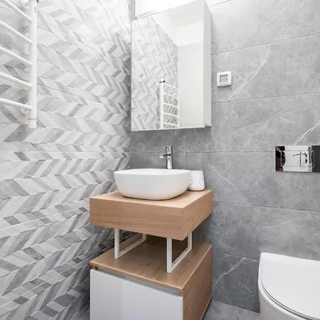 Golden Grove I 1 Bedroom Near Romexpo Apartment